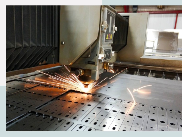 Лазерная резка металла в Сосновоборске от 621 руб.